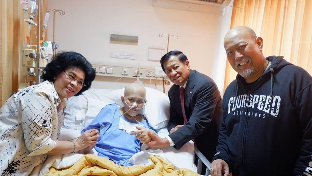 Haru, 8 Pelajaran Cinta yang Bisa Dipetik dari Indro Warkop & Istri