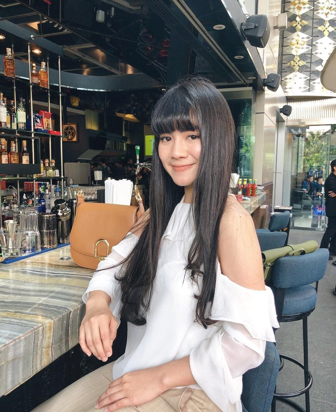 Berponi, 10 Potret Felicya Angelista yang Makin Imut dan Awet Muda