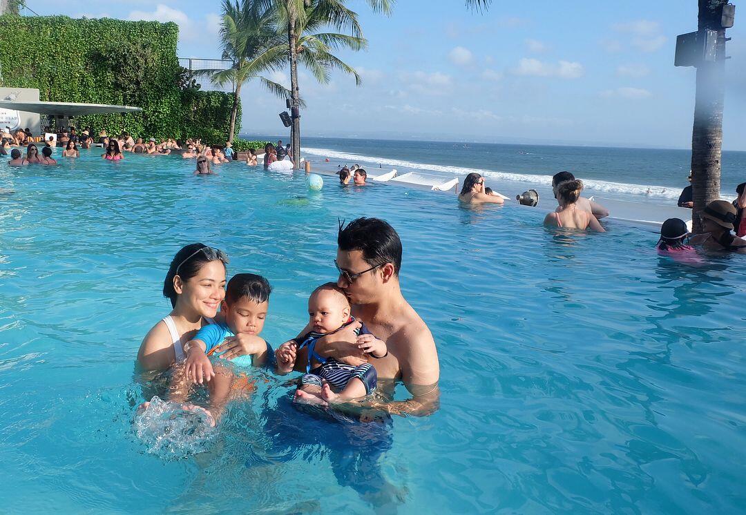 10 Destinasi Liburan Mewah ala Keluarga Titi Kamal & Christian Sugiono