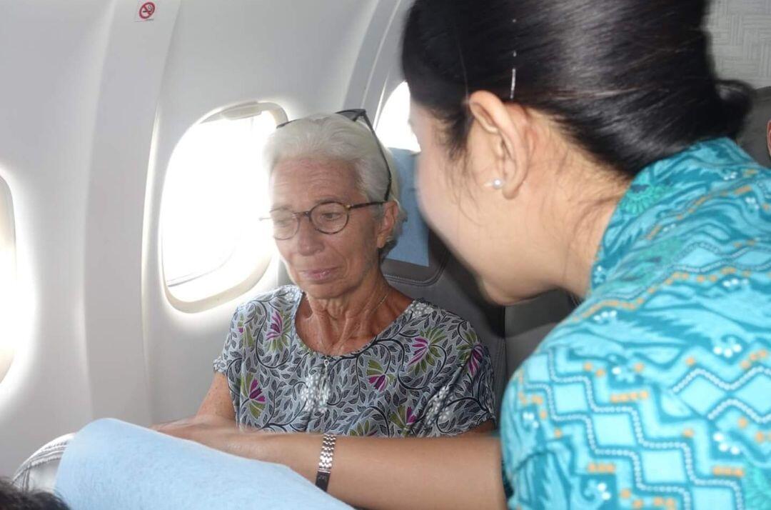 FOTO: Direktur IMF Kunjungi Korban Gempa Lombok Naik Pesawat ATR