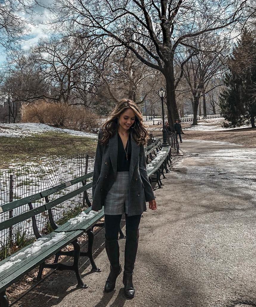 10 Adu Gaya Seleb Pakai Outfit Formal, Referensi Pas buat Ngantor!