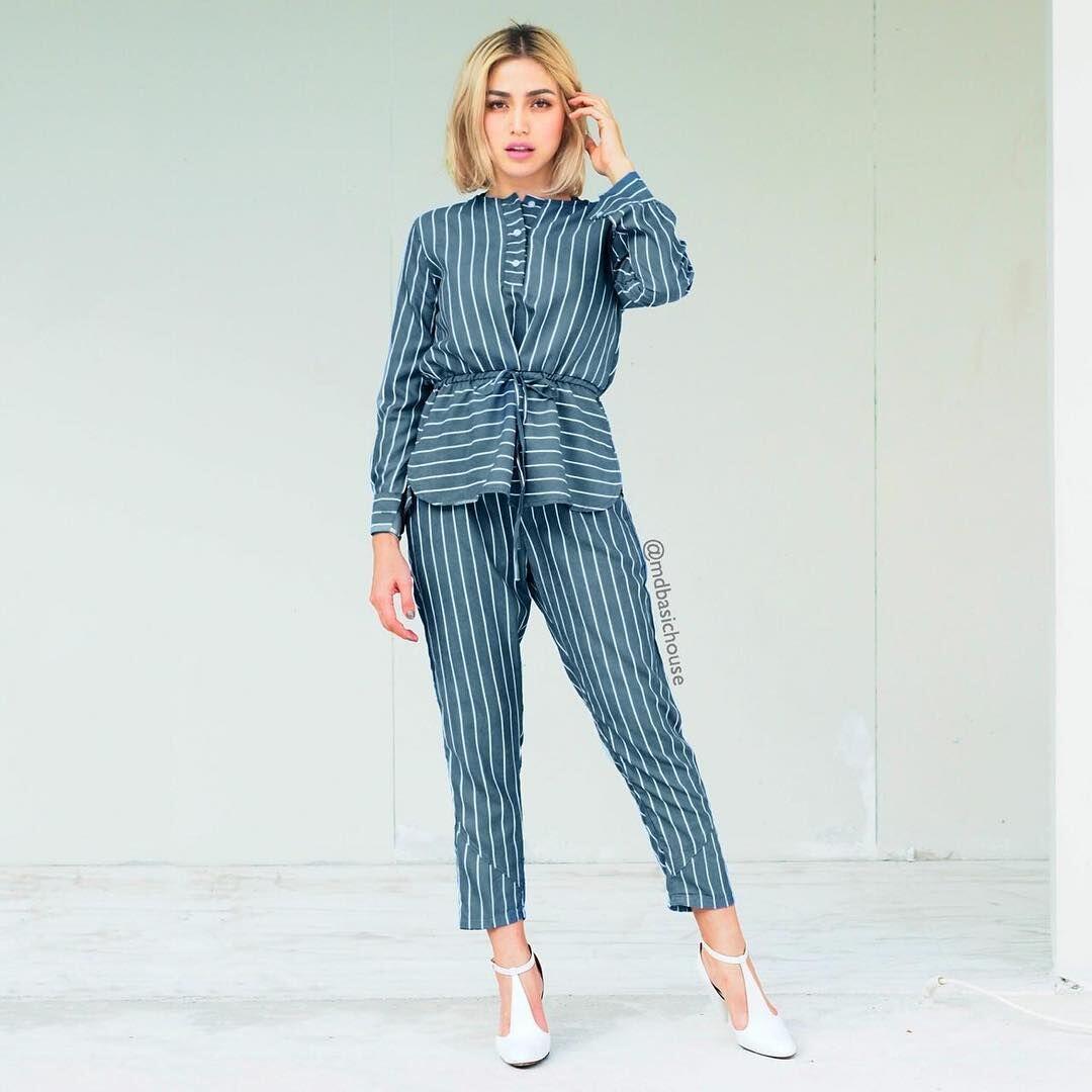10 Adu Gaya Seleb Pakai Outfit Formal, Referensi Pas buat Ngantor!