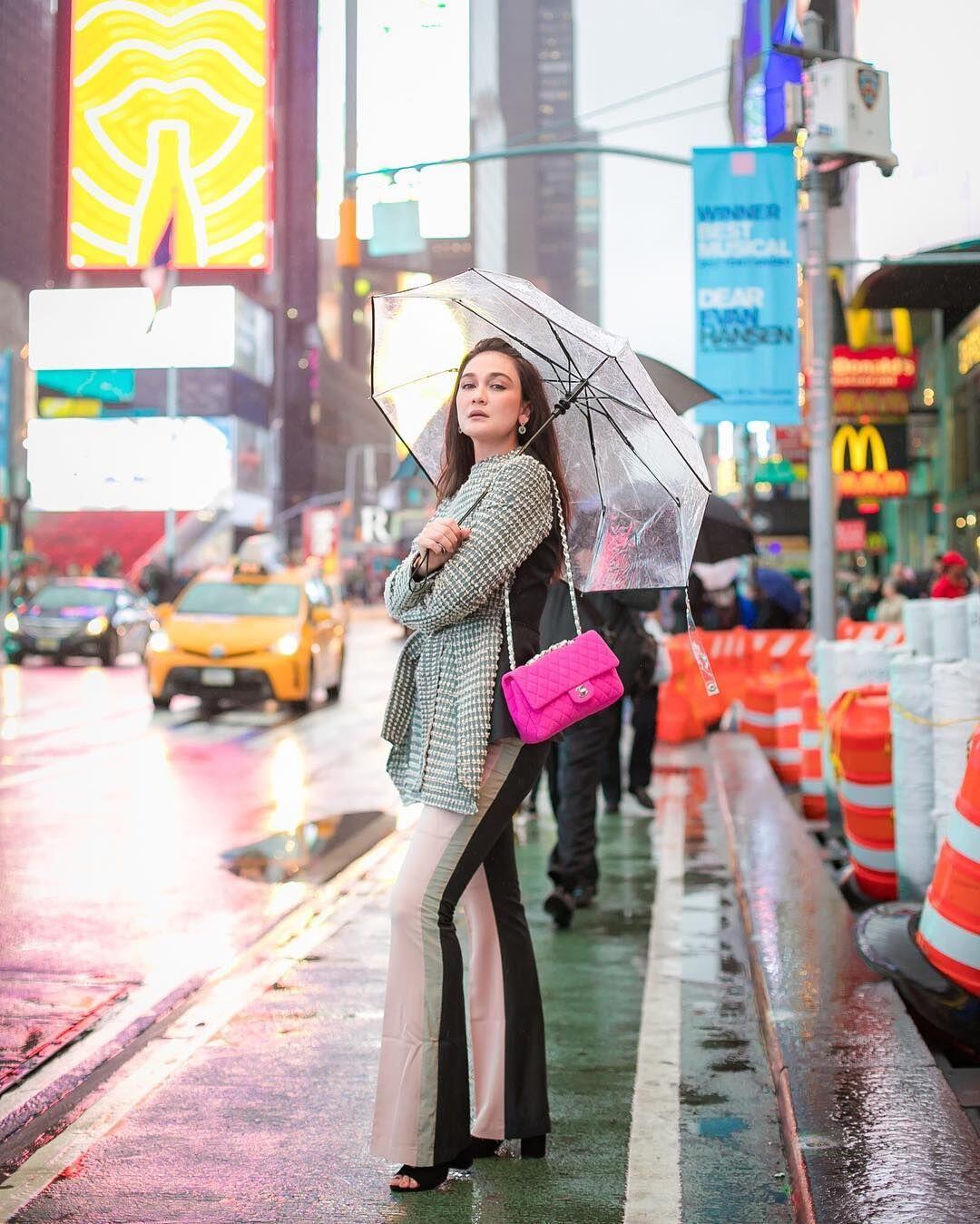 10 Adu Gaya Seleb Pakai Outfit Formal, Referensi Pas buat Ngantor!