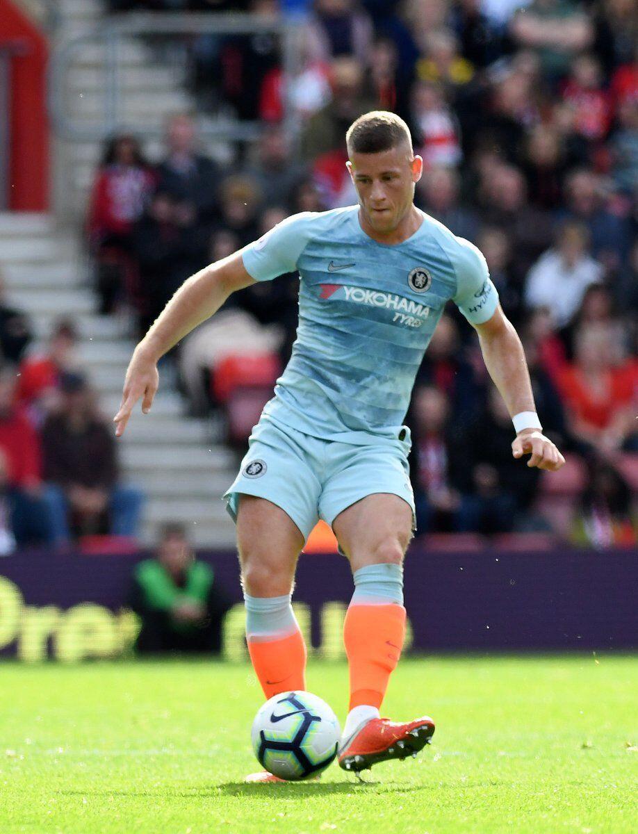 Chelsea Tekuk Southampton 3-0, Tempel Ketat Manchester City