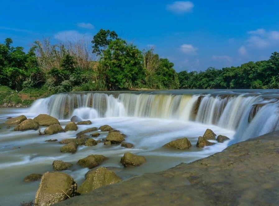 5 Air Terjun Terdekat dari Jakarta Ini Dijamin Bikin Adem Pikiran