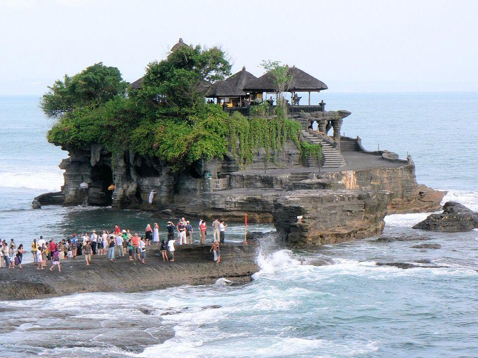 9 Pura Kuno yang Paling Menakjubkan di Pulau Bali, Indah Banget!