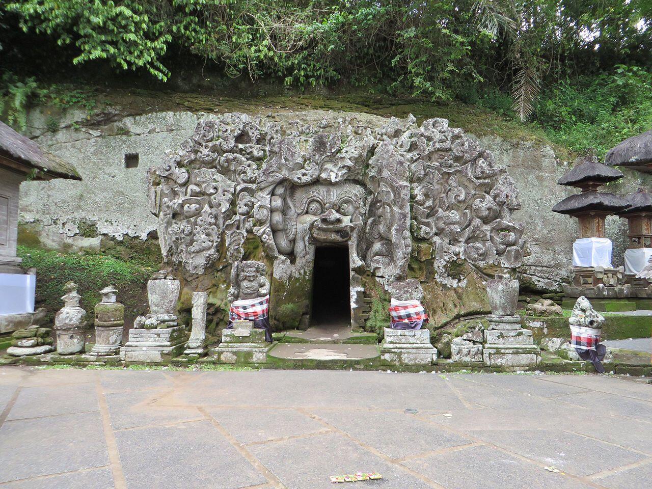 9 Pura Kuno yang Paling Menakjubkan di Pulau Bali, Indah Banget!