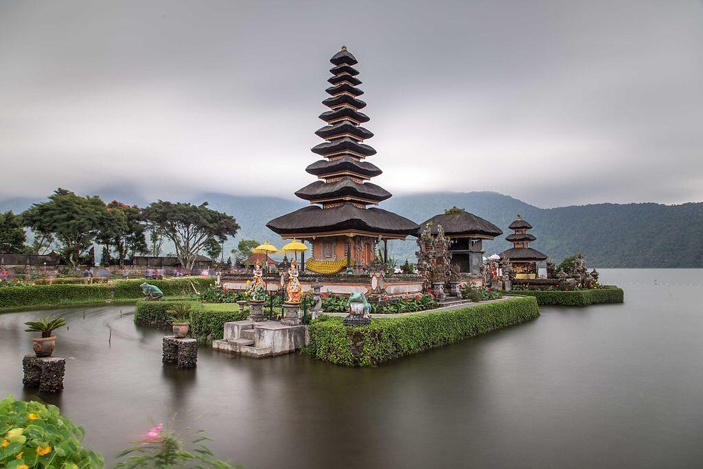 9 Pura Kuno yang Paling Menakjubkan di Pulau Bali, Indah Banget!