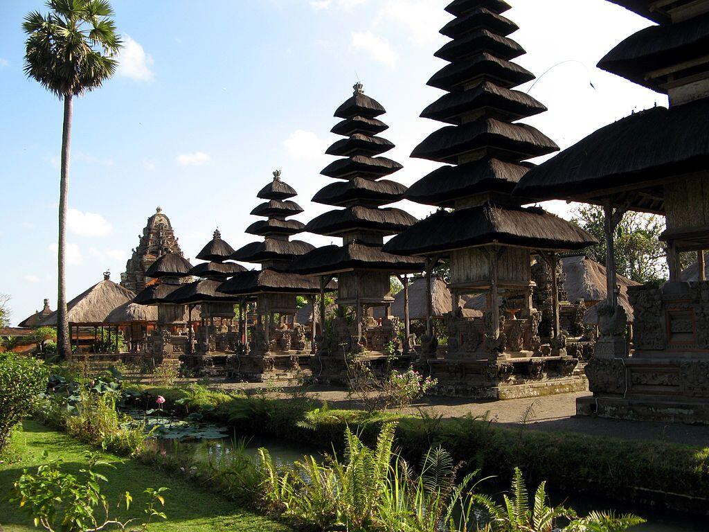9 Pura Kuno yang Paling Menakjubkan di Pulau Bali, Indah Banget!