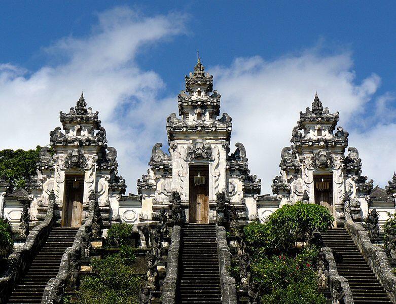 9 Pura Kuno yang Paling Menakjubkan di Pulau Bali, Indah Banget!