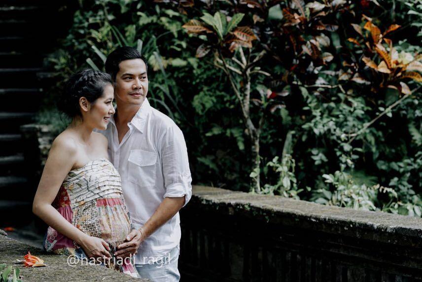 Manis Banget, Ini 10 Potret Babymoon Ardina Rasti & Arie di Bali