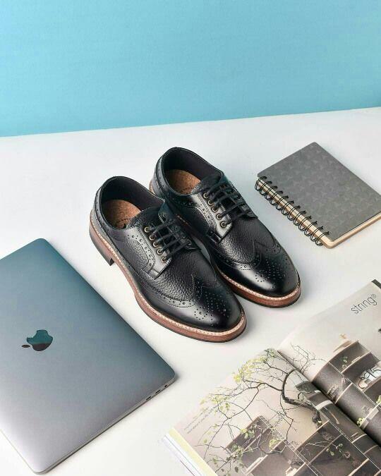 5 Brand Lokal Sepatu Kulit yang Ampuh Bikin Tampilanmu Makin Berkelas