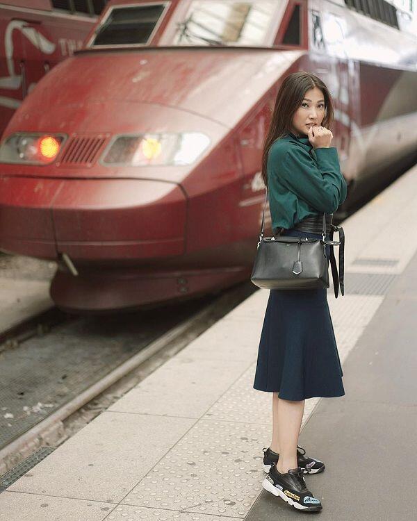 10 Outfit Kece & Berkelas Sarwendah Saat Berlibur, Bisa Jadi Panutan!