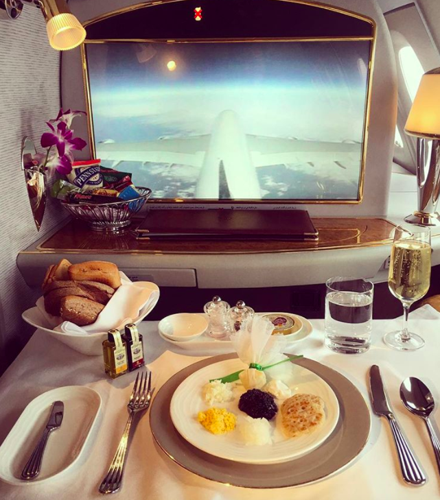 10 Makanan Mewah dan Lezat Ini Hanya Disajikan di Pesawat First Class