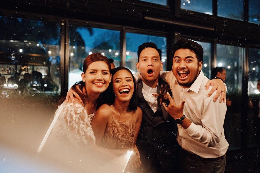 Elegan, 10 Potret Syahdu Pernikahan Monita Tahalea & Bayu Risa