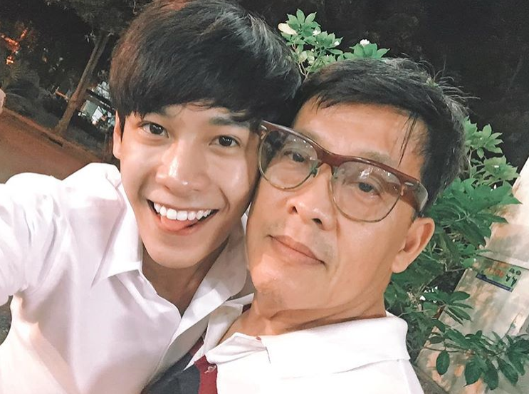 Hidup tanpa Ibu, Ini Potret Aktor Thailand Singto Bahagiakan Sang Ayah