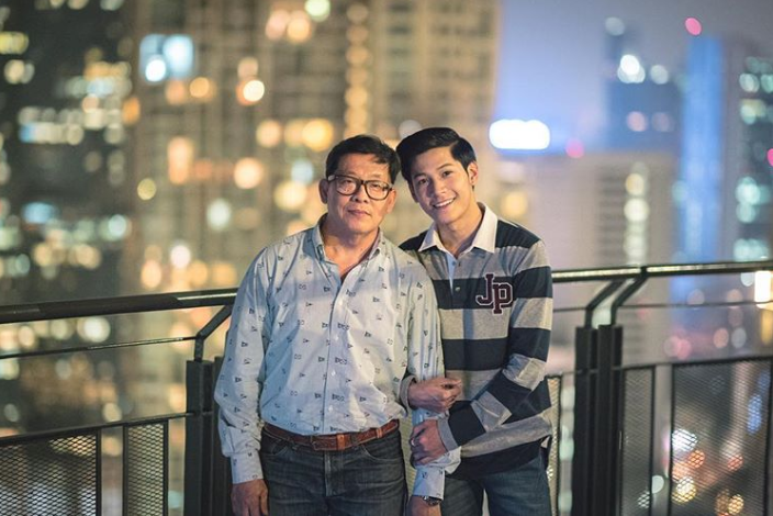 Hidup tanpa Ibu, Ini Potret Aktor Thailand Singto Bahagiakan Sang Ayah