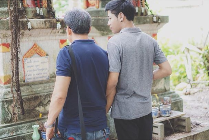 Hidup tanpa Ibu, Ini Potret Aktor Thailand Singto Bahagiakan Sang Ayah
