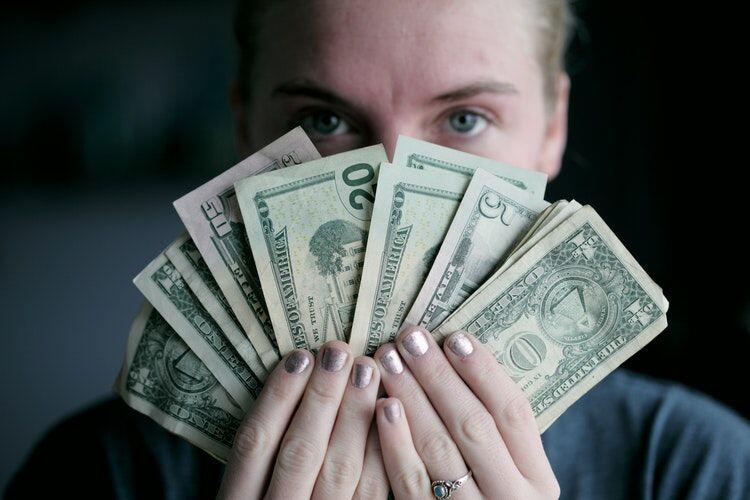 Jangan Boros, 5 Hal Ini Bisa Kamu Terapkan Ketika Miliki Banyak Uang