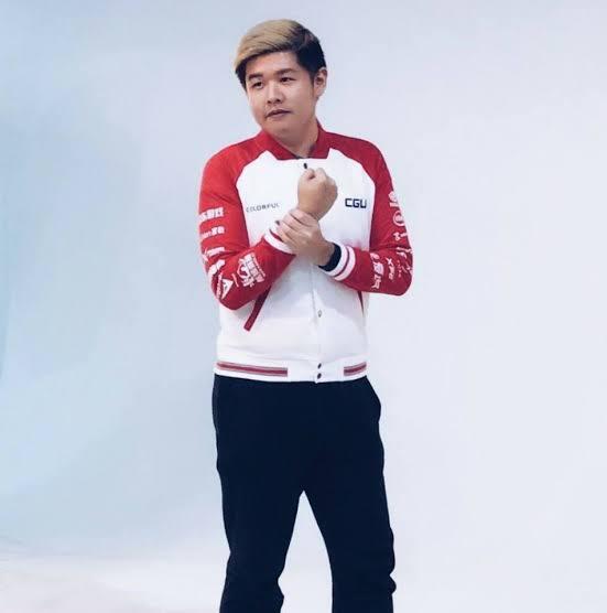 5 pemain esport dengan pendapatan teringgi