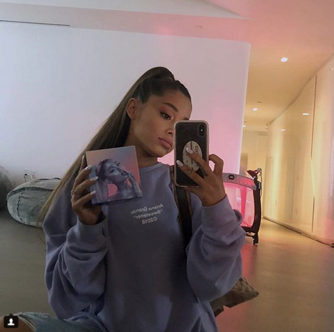 Jawaban Atas Isu Hamil Dakota Johnson dan Ariana Grande