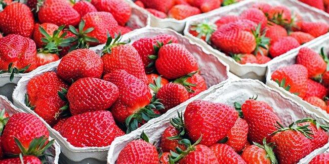 WOW Buah-Buahan Ini Memiliki Warna Merah Lho Gan