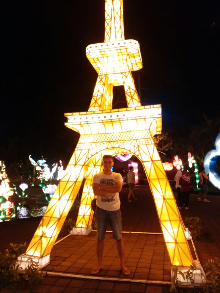 Batu Night Spectakuler Di Kota Batu Malang,jawa Timur