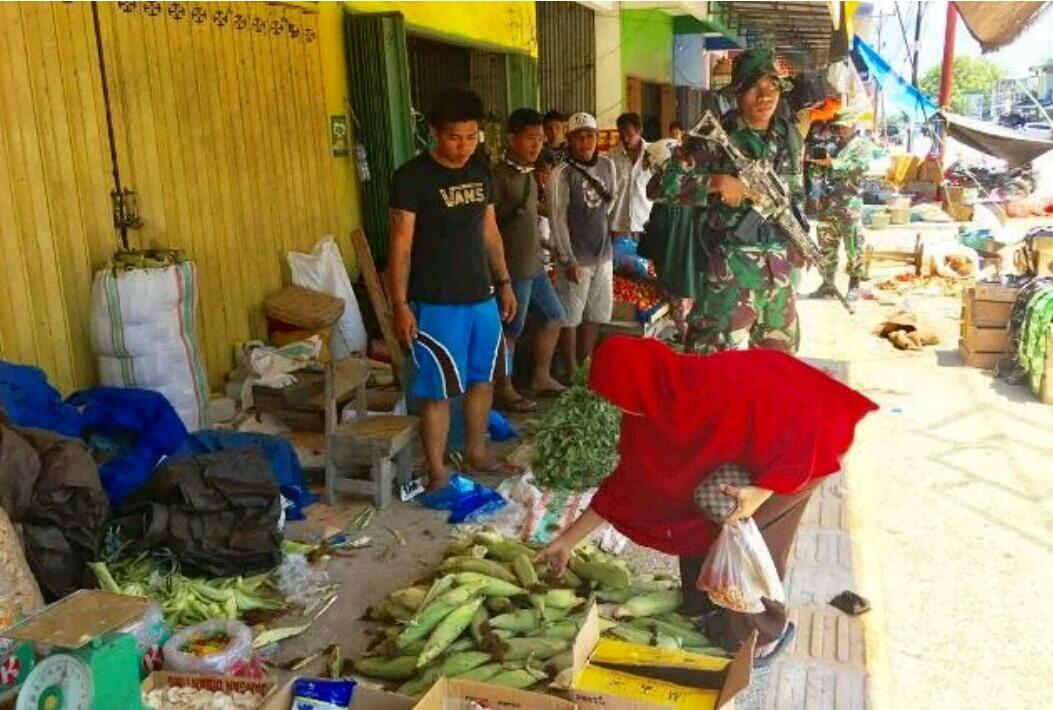 Dijaga Aparat TNI, Pasar Inpres di Kota Palu Mulai Bergeliat