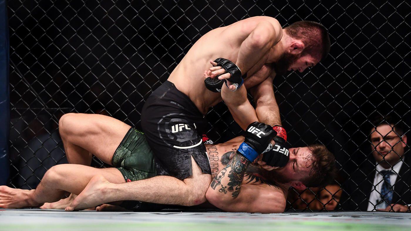 Ternyata, Sejak Kecil Khabib Sudah Berlatih Melawan Beruang