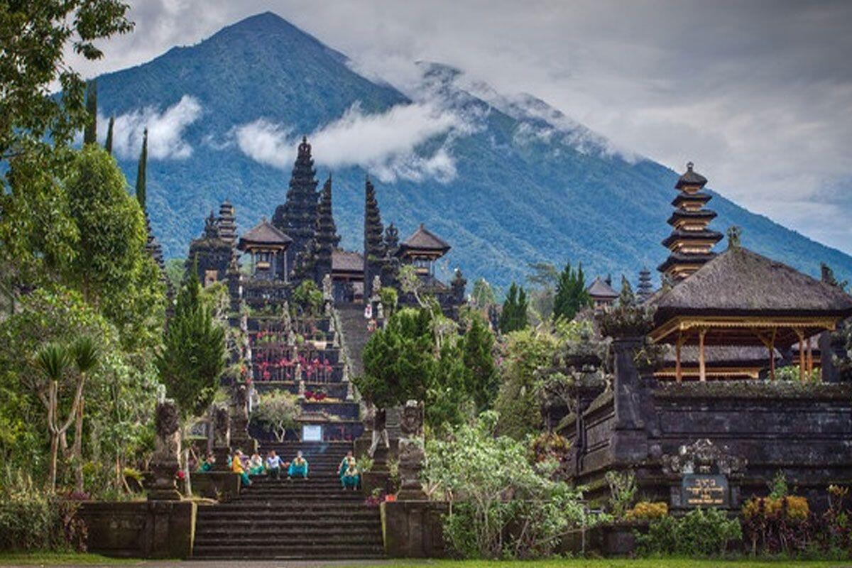 Selain Pantai, Ini 7 Pura Besar di Bali yang Wajib Dikunjungi