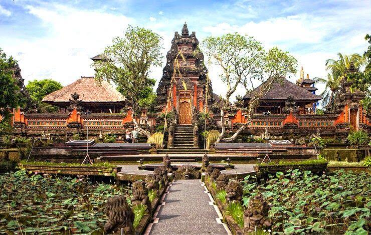 Selain Pantai, Ini 7 Pura Besar di Bali yang Wajib Dikunjungi