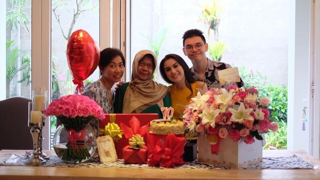 10 Potret Sean Ivan De Beule, Adik Irish Bella yang Curi Perhatian