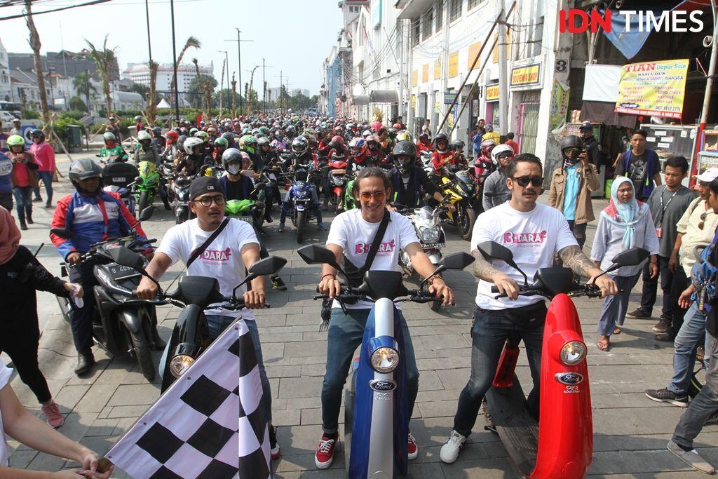 Macho Banget, 9 Gaya Adipati Hingga Tora Sudiro Saat Konvoi Motor