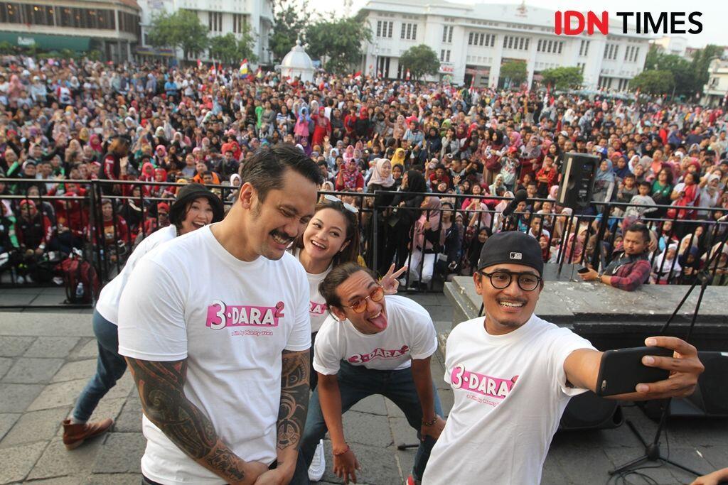 Macho Banget, 9 Gaya Adipati Hingga Tora Sudiro Saat Konvoi Motor