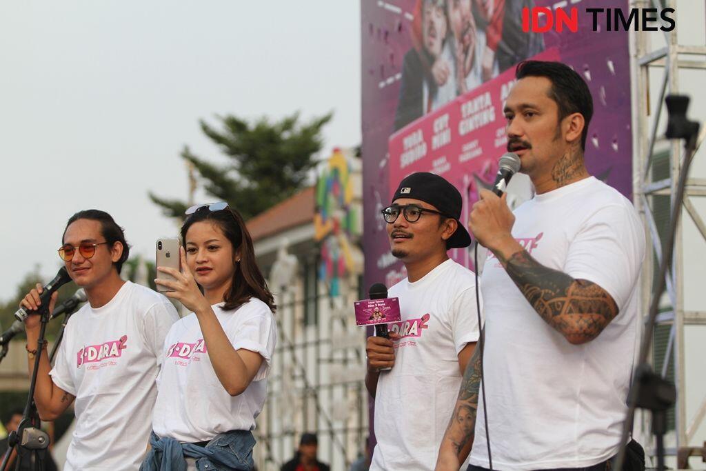 Macho Banget, 9 Gaya Adipati Hingga Tora Sudiro Saat Konvoi Motor