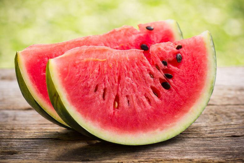 7 Cara Tetap Terhidrasi Selain Minum Air Putih, Ingin Mencoba?