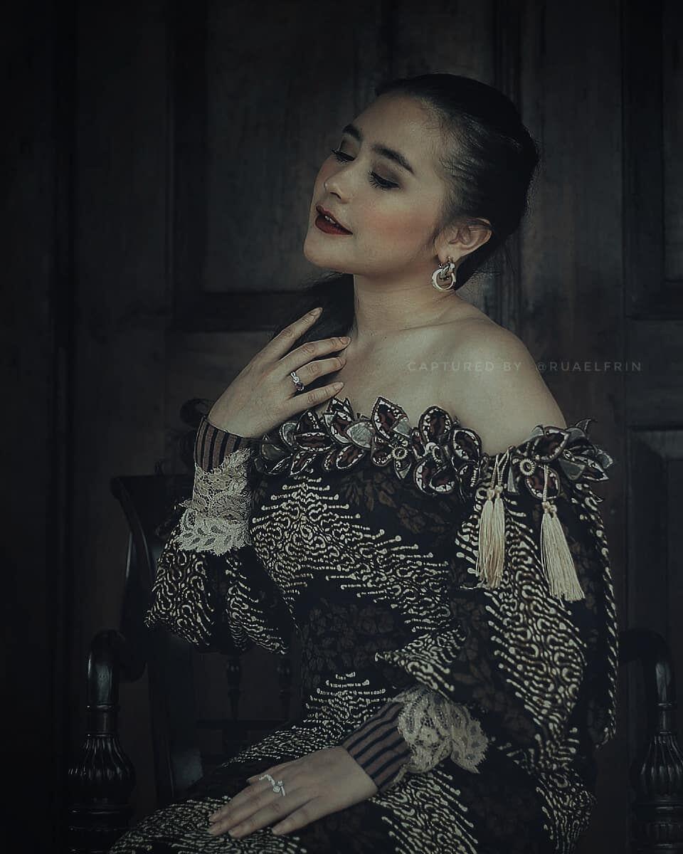 Bak Putri Keraton, 10 Potret Prilly Latuconsina dalam Balutan Kebaya