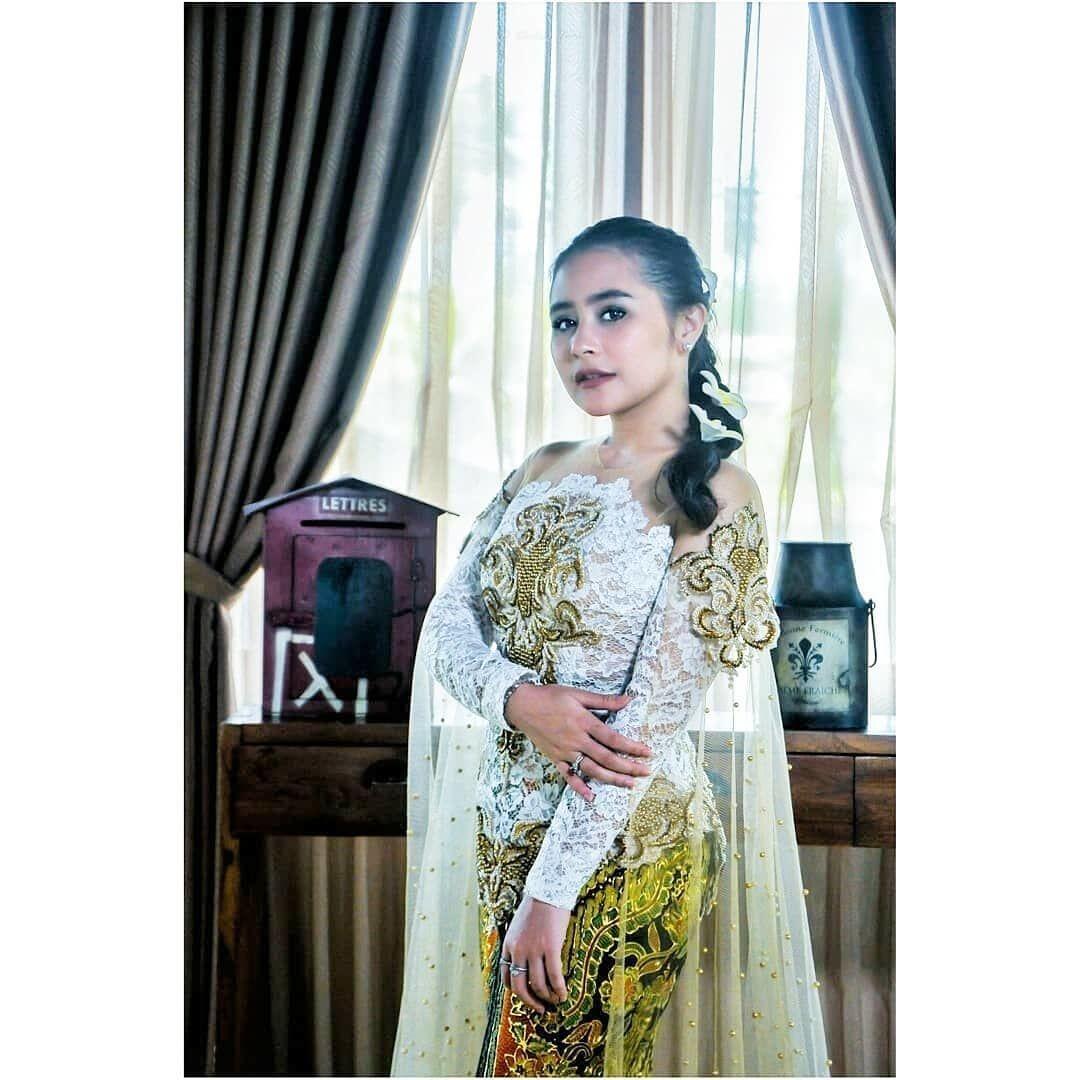 Bak Putri Keraton, 10 Potret Prilly Latuconsina dalam Balutan Kebaya