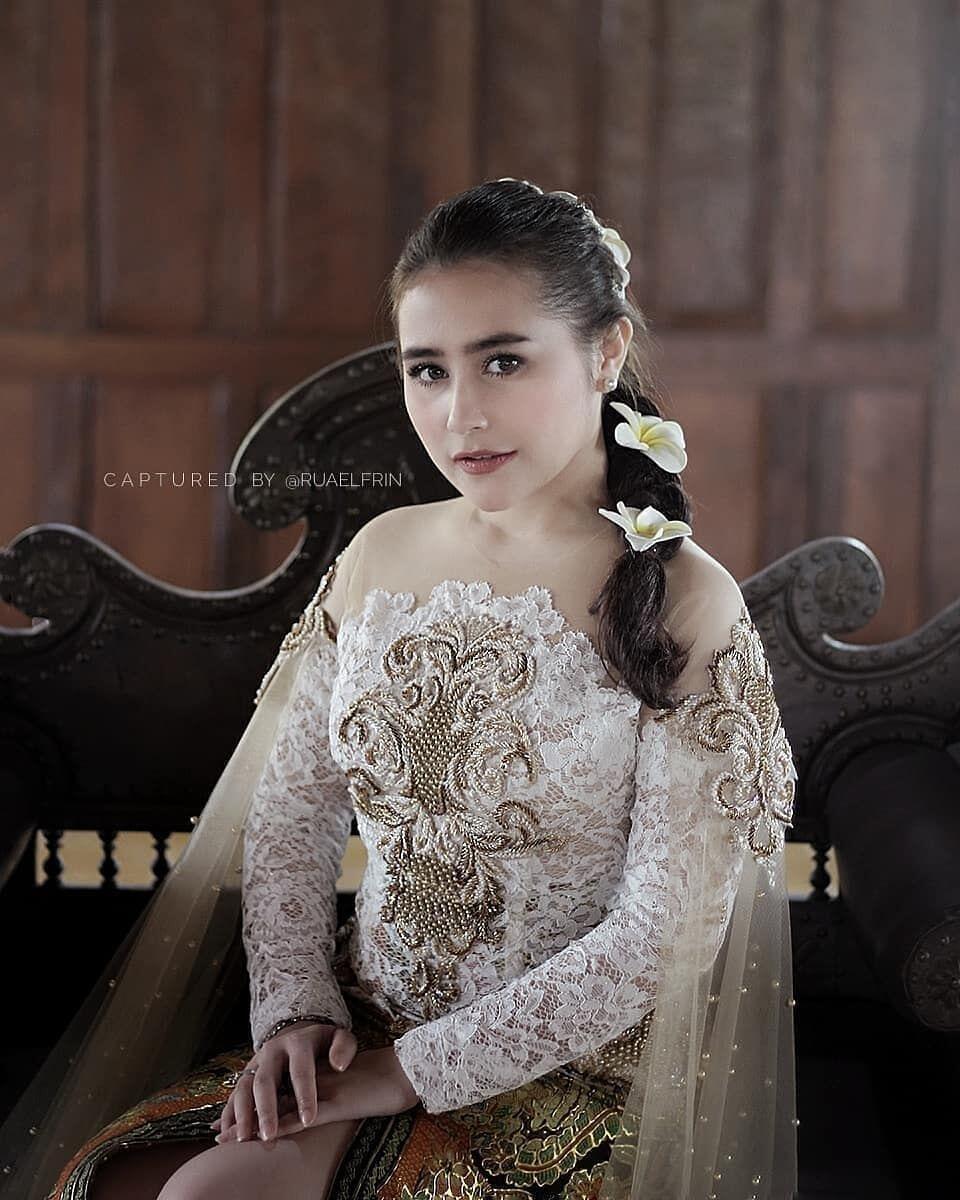 Bak Putri Keraton, 10 Potret Prilly Latuconsina dalam Balutan Kebaya