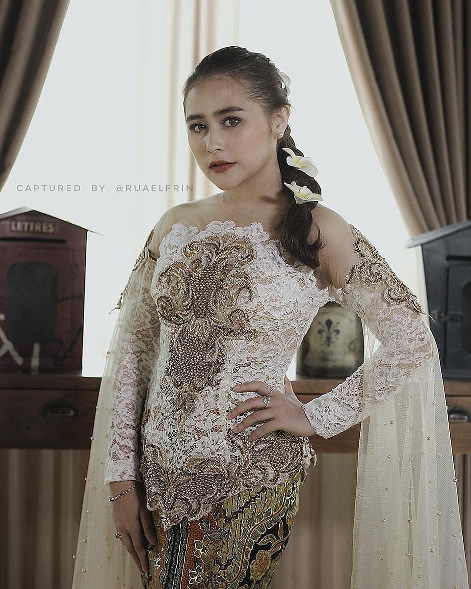 Bak Putri Keraton, 10 Potret Prilly Latuconsina dalam Balutan Kebaya