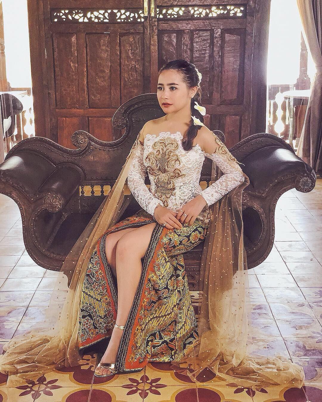 Bak Putri Keraton, 10 Potret Prilly Latuconsina dalam Balutan Kebaya