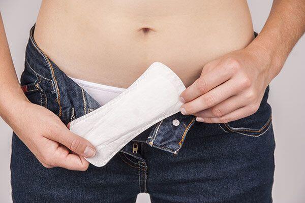 7 Kesalahan yang Gak Sadar Cewek Lakukan Saat Menstruasi