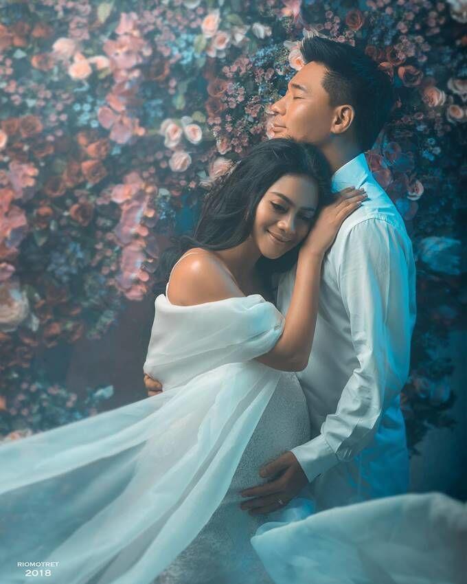 10 Gaya Maternity Shoot Rini Yulianti, Anggun dan Menawan