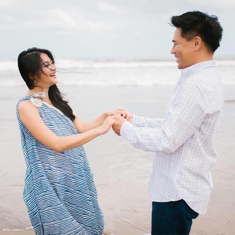 10 Gaya Maternity Shoot Rini Yulianti, Anggun dan Menawan