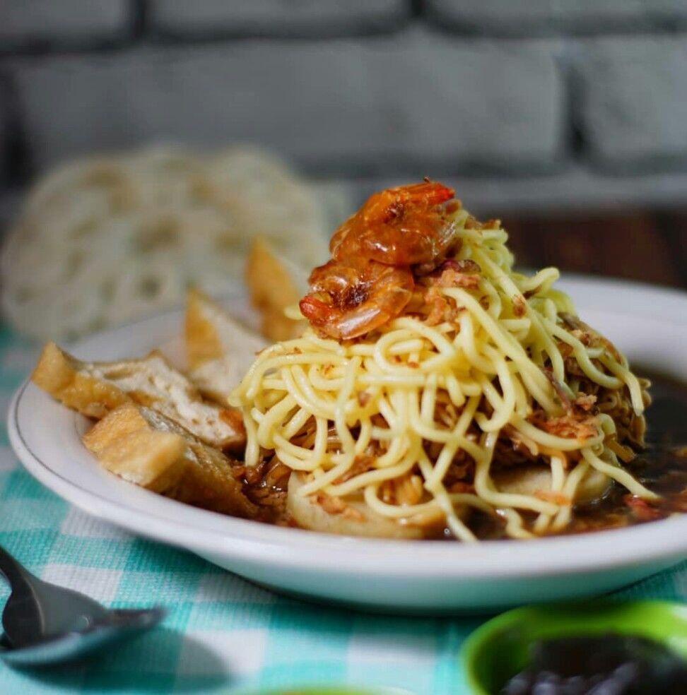 Icip 5 Menu Lontong Legendaris di Surabaya, Enaknya Pol!