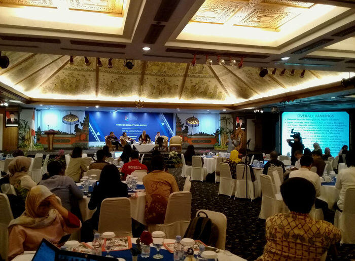 Berharap Indonesia bebas dari pengaruh IMF dan Bank Dunia