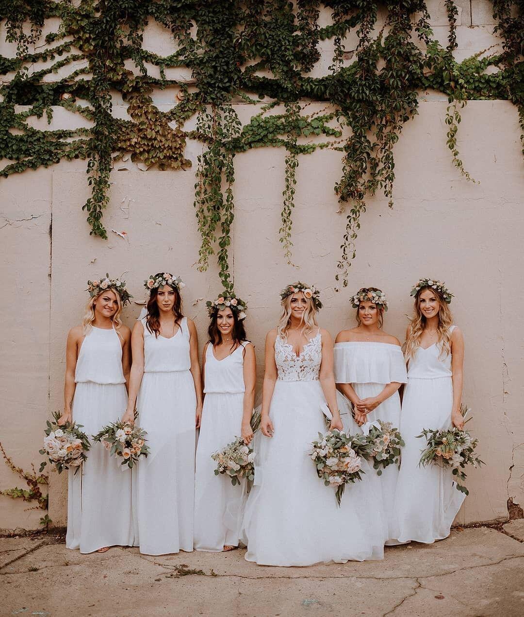 10 Inspirasi Warna Gaun Bridesmaids Kekinian untuk Pernikahan Impian!