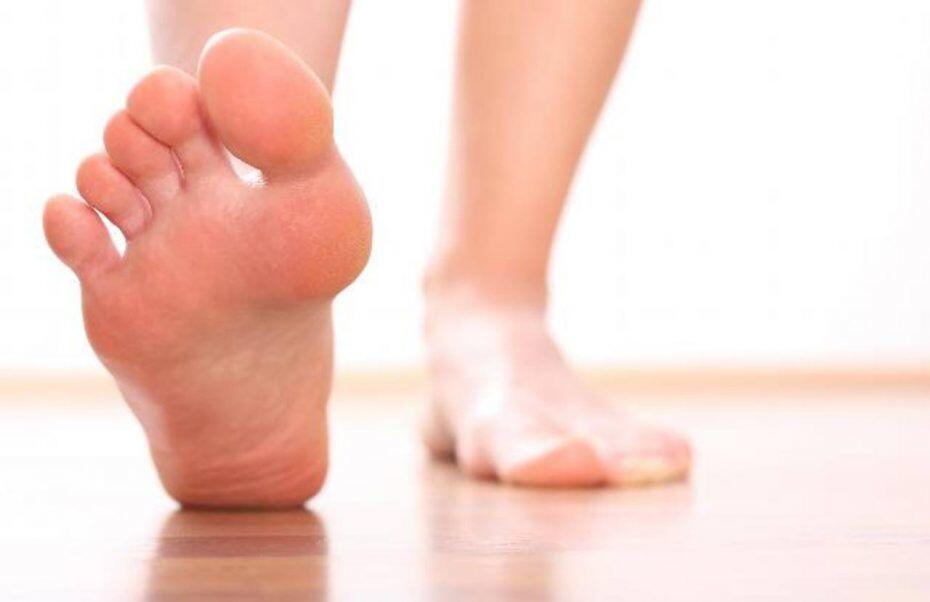 6 Tips Ampuh Mengurangi Nyeri Asam Urat untuk Kamu yang Berisiko Kena