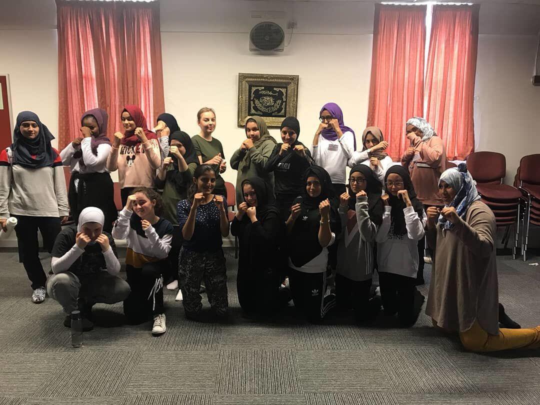 Kisah Khadijah, Hijaber Gigih yang Kembangkan Thai Boxing Muslimah