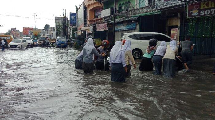 Medan Banjir Sampai Ada Sekolah Diliburkan, Ini Tanggapan Walikota Dzulmi Eldin